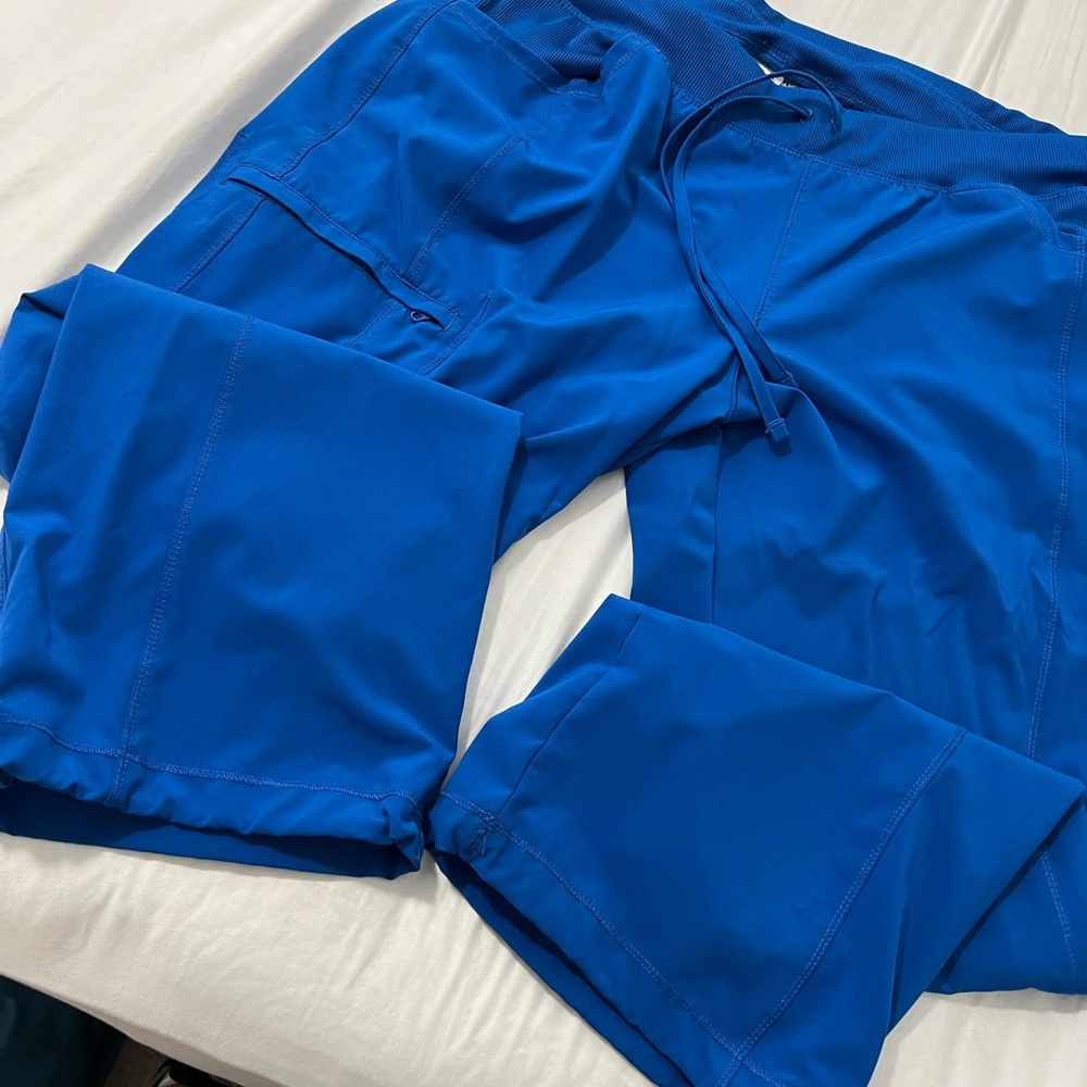 Cherokee petite scrubs. Infinity collection.